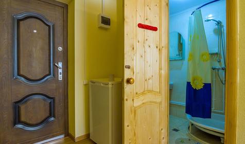 Трехместный номер в шестисекционном домике. Гостинично-туристический комплекс Лань, респ. Адыгея, п. Каменномостский