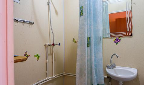 Четырехместный номер в двухсекционном блоке. Гостинично-туристический комплекс Лань, респ. Адыгея, п. Каменномостский