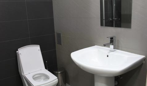 Четырехместный двухкомнатный улучшенный номер. Отель Локация, г. Краснодар