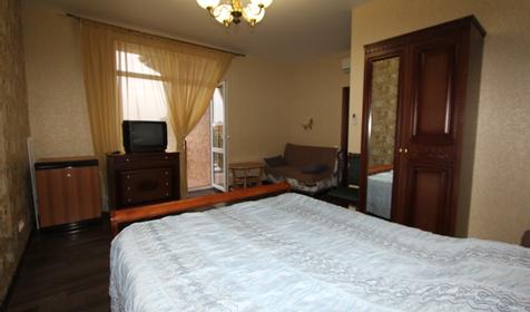 Трехместный однокомнатный люкс с балконом на 2-3 этаже