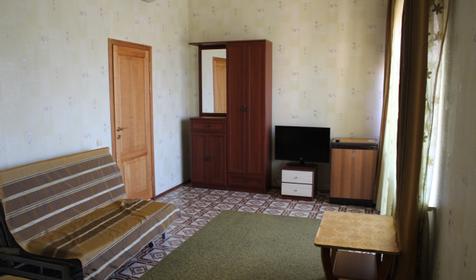 Четырехместный однокомнатный с балконом комфорт на 3 этаже.