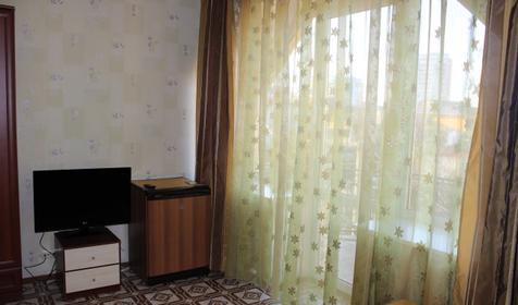 Четырехместный однокомнатный с балконом комфорт на 3 этаже.