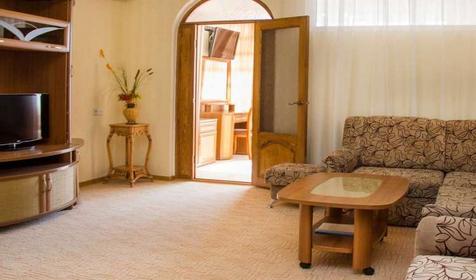 Семейный двухкомнатный номер. Пансионат Кристалл-уют, г. Анапа