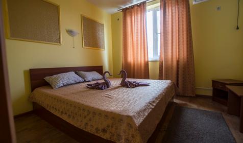 Двухкомнатный номер с террасой. Отель Питер, Темрюкский район, п. Кучугуры