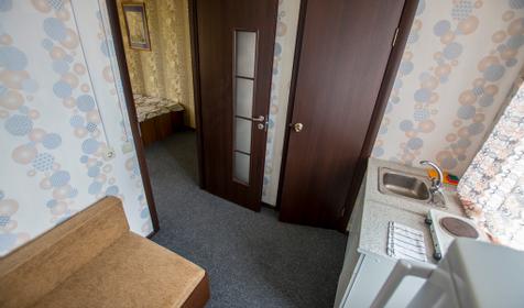 Трехместный с балконом. Отель Питер, Темрюкский район, п. Гулькевичи