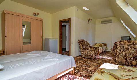 Четырехместный . Отель Золотая миля, п. Лермонтово