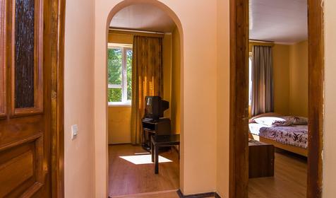 Двухкомнатный номер. Отель Золотая миля, п. Лермонтово