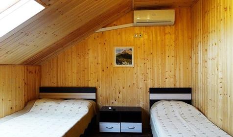 Стандарт трехместный без балкона (мансарда и нулевой этаж). Отель Марракеш Gold, Анапа, п. Витязево