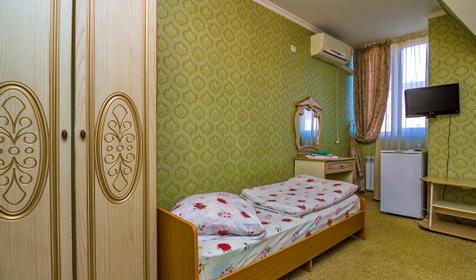 Трехместный номер ПК. Гостиница Пурпурный замок, Адлерский р-н г. Сочи