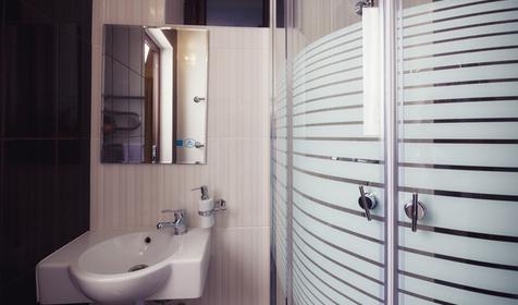 Трехместный