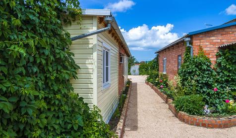 Частная мини-база отдыха Солнечная, ст. Должанская