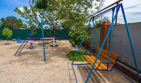 Частная мини-база отдыха Солнечная, ст. Должанская