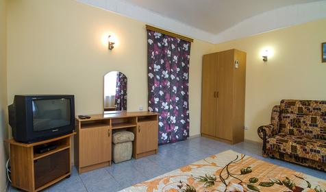 Четырехместный комфорт.Частная мини-база отдыха Солнечная, Ейский р-н, ст. Должанская