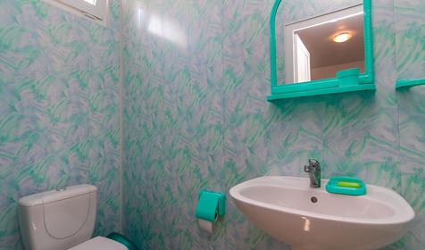 №3 люкс 4-местный. Гостевой двор Наталья, г. Ейск