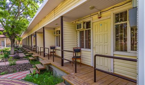 Двухместный номер, 2 категория. База отдыха Прибой, г. Ейск