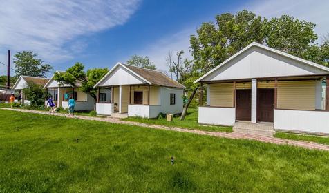 Двухместный номер, 3 категория. База отдыха Прибой, г. Ейск