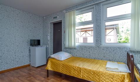 Трехместный номер, 2 категория. База отдыха Прибой, г. Ейск