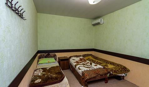 Трехместный номер. Коттеджный комплекс "У Валерии", Туапсинский район, п. Новомихайловский