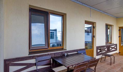 Семейный трехкомнатный номер. Гостиница Барселона, п. Небуг