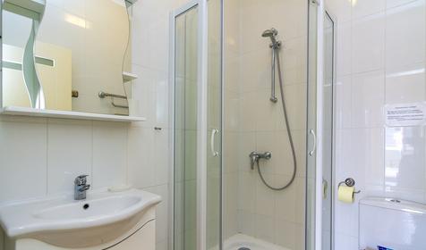 Семейный трехкомнатный номер. Гостиница Барселона, п. Небуг