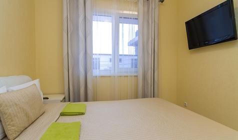 Семейный трехкомнатный номер. Гостиница Барселона, п. Небуг