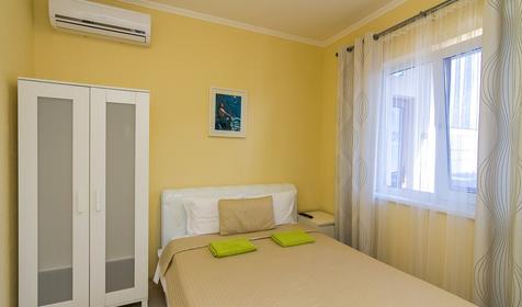 Семейный трехкомнатный номер. Гостиница Барселона, п. Небуг