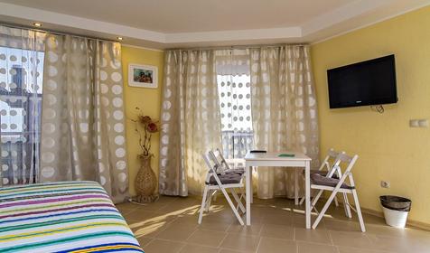 Семейный улучшенный. Гостиница Барселона, п. Небуг