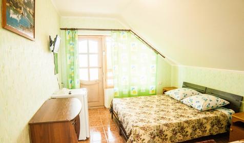 Тихий дворик в Бетте