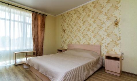 Трехместный полулюкс с балконом. Мини-гостиница Апельсин, Темрюкский р-н, Голубицкая