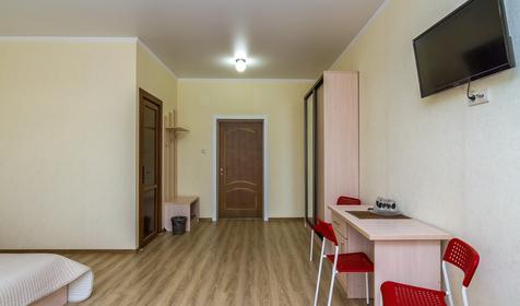 Трехместный полулюкс с балконом. Мини-гостиница Апельсин, Темрюкский р-н, Голубицкая