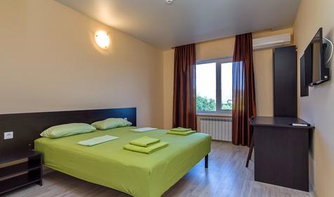 Четырехместный люкс. Гостевой дом Легенда, г. Геленджик, с. Дивноморское