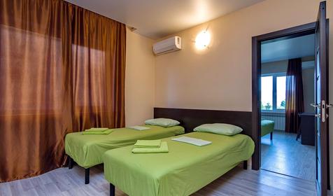 Четырехместный люкс. Гостевой дом Легенда, г. Геленджик, с. Дивноморское