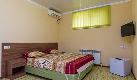 Двухместный (цоколь). Мини-гостиница Абрикос, г. Геленджик, п. Кабардинка