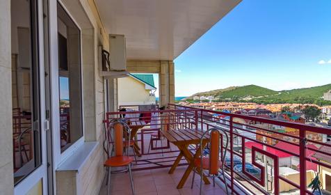 Стандарт с балконом и кондиционером. Гостевой дом Парус, г. Анапа, п. Сукко