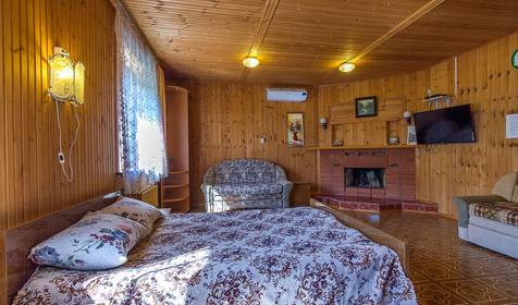 Коттедж №1, гостевой дом Изумруд, г. Новороссийск, с. Дюрсо