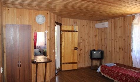 Гостиный дворик на Азовской