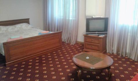 Трехместный