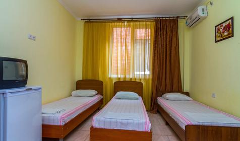 Трехместный стандарт. Гостевой дом Семья (7-я), г. Геленджик