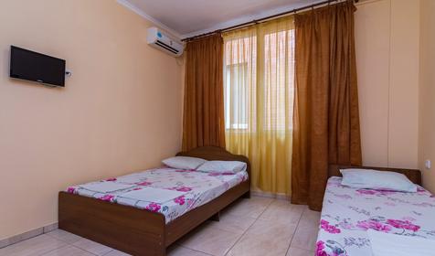 Трехместный стандарт. Гостевой дом Семья (7-я), г. Геленджик