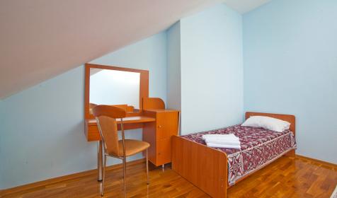 Семейный трехкомнатный номер. Отель Черноморье, г. Анапа