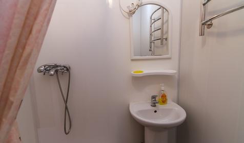 Комфорт. Гостевой дом на Взлетной, Темрюкский р-н, ст. Голубицкая