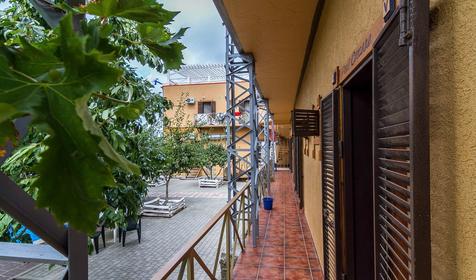 Стандарт сьют с витражным окном. Бутик-отель Лаванда Азов, Темрюкский р-н, п. Кучугуры