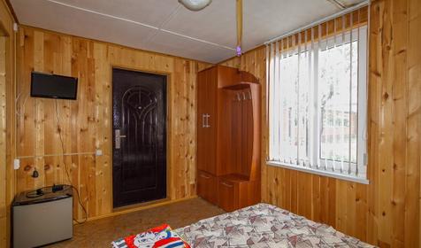 Четырехместный домик с удобствами в корпусе Бриз. Отель Бриз, Темрюкский район, п. Сенной