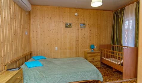 Трехместный номер с детской кроватью. Гостевой дом На Садовой, Темрюкский район, п. Пересыпь