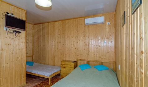 Трехместный номер с детской кроватью. Гостевой дом На Садовой, Темрюкский район, п. Пересыпь