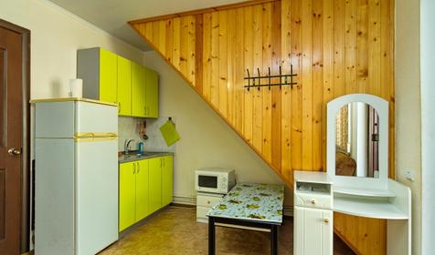 Полулюкс двухкомнатный (зеленый), 2 этаж. Гостевой дом "41 регион", Темрюкский район, ст. Голубицкая