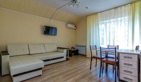 Апартаменты. Гостевой дом "Лоцман", г. Ейск