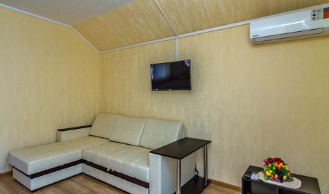 Апартаменты. Гостевой дом "Лоцман", г. Ейск