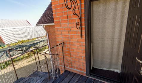 Семейный двухкомнатный номер. Гостиный дворик, Ейский район, ст. Должанская