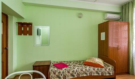 Трехместный номер с удобствами на блок. Гостевой дом Золотой Ямал, г. Анапа, п. Витязево